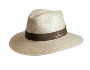 Chapeau avec bandeau cousu